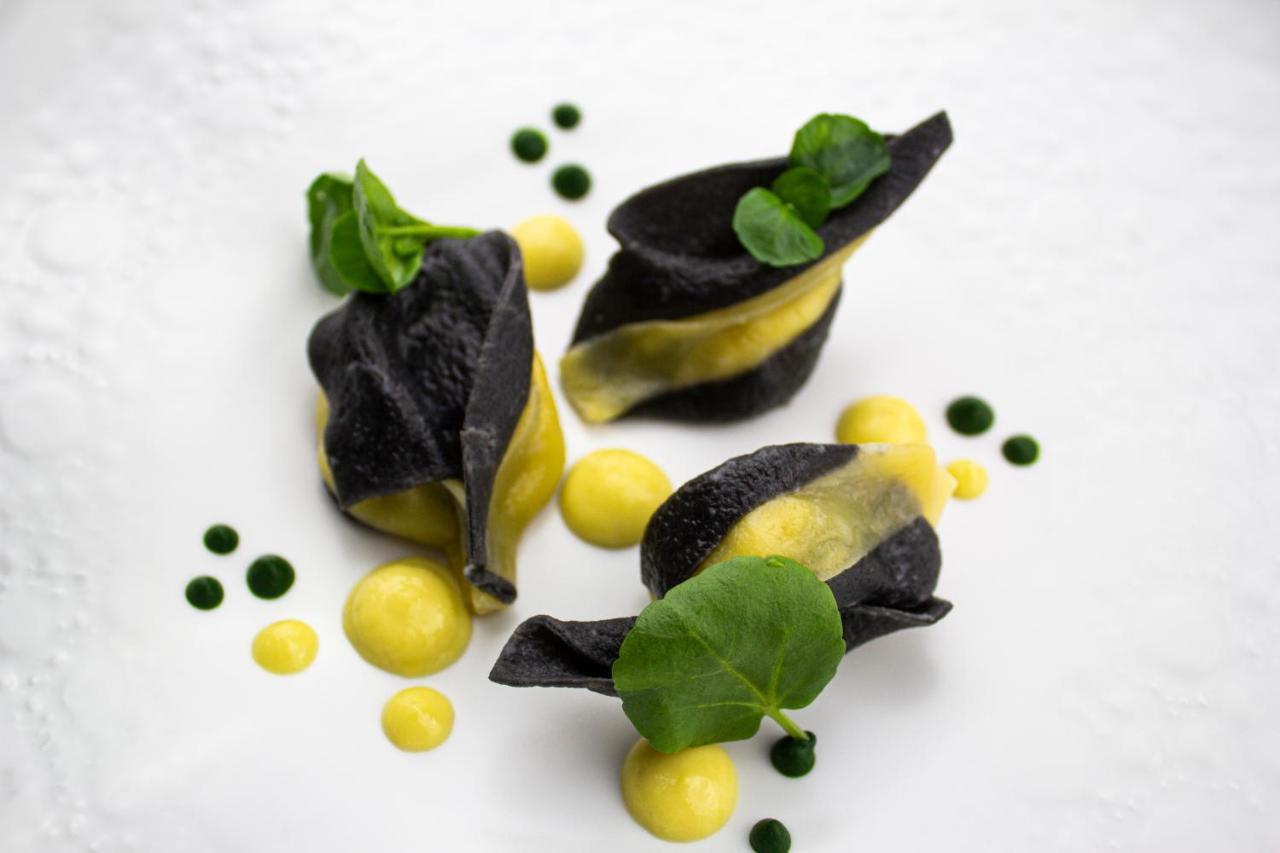 Chateau D'Origny, Chambres D'Hotes Et Restaurant Gastronomique Ouches Экстерьер фото