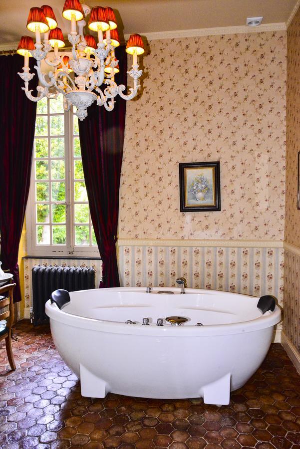 Chateau D'Origny, Chambres D'Hotes Et Restaurant Gastronomique Ouches Экстерьер фото